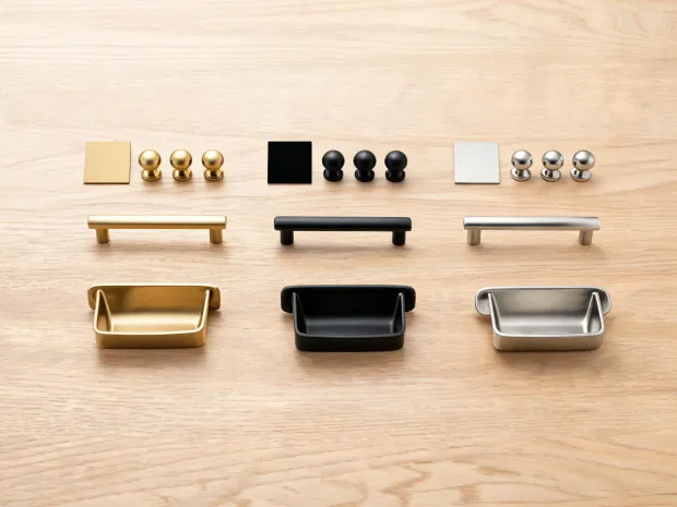 Cabinet pulls and knobs